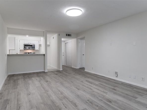 4859  Cedar Springs Road  142, Dallas Texas 75219