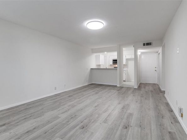4859  Cedar Springs Road  142, Dallas Texas 75219