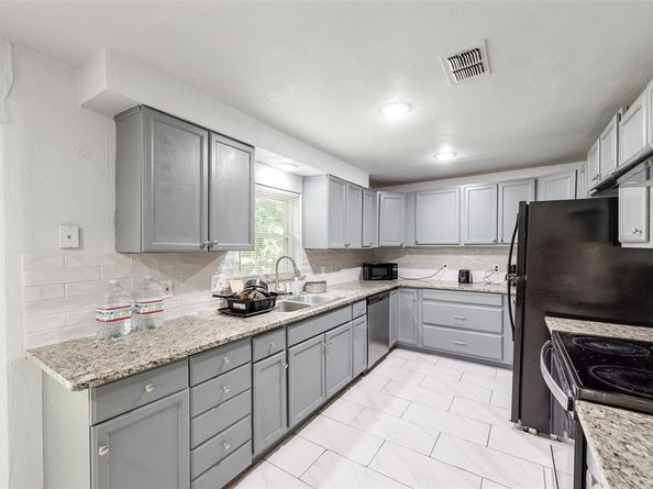 515  Brynmawr Court , Arlington Texas 76014