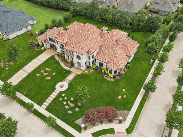 5600  Twin Cities Lane , McKinney Texas 75070