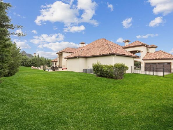 5600  Twin Cities Lane , McKinney Texas 75070