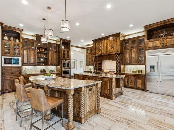 5600  Twin Cities Lane , McKinney Texas 75070