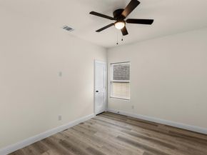 1910  Avenue B  , Fort Worth Texas 76104