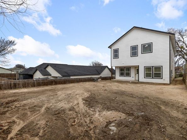 1910  Avenue B  , Fort Worth Texas 76104