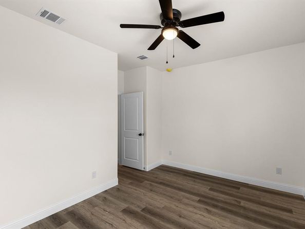1910  Avenue B  , Fort Worth Texas 76104
