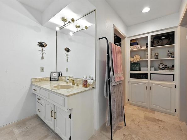 3222  Stonehenge Lane , Carrollton Texas 75006