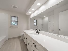 903  Leslie Drive , Arlington Texas 76012