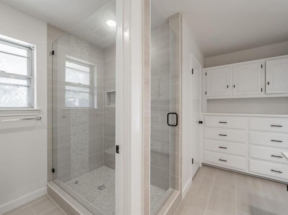 903  Leslie Drive , Arlington Texas 76012