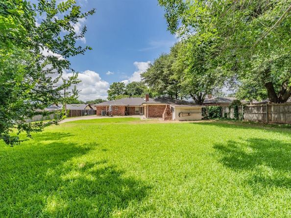 903  Leslie Drive , Arlington Texas 76012