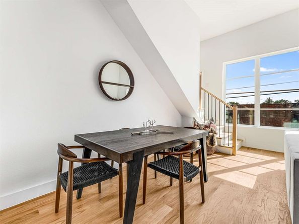 2080  Kelly   105, Dallas Texas 75215