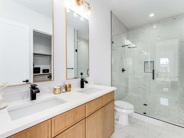2080  Kelly   105, Dallas Texas 75215