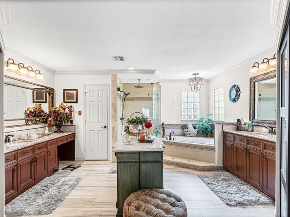 6016  Red Fern Drive , Arlington Texas 76001