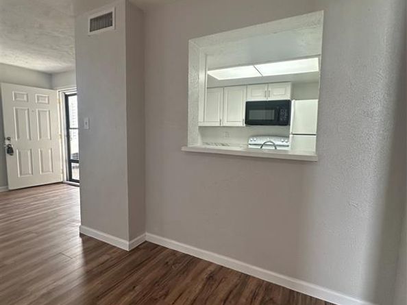 7431  Holly Hill Drive  217, Dallas Texas 75231