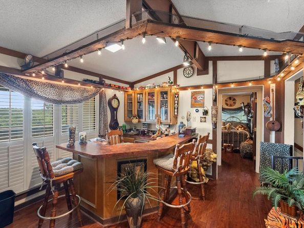 1005  Acorn Court , Arlington Texas 76012