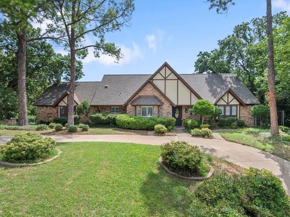 1005  Acorn Court , Arlington Texas 76012