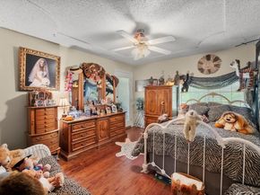 1005  Acorn Court , Arlington Texas 76012