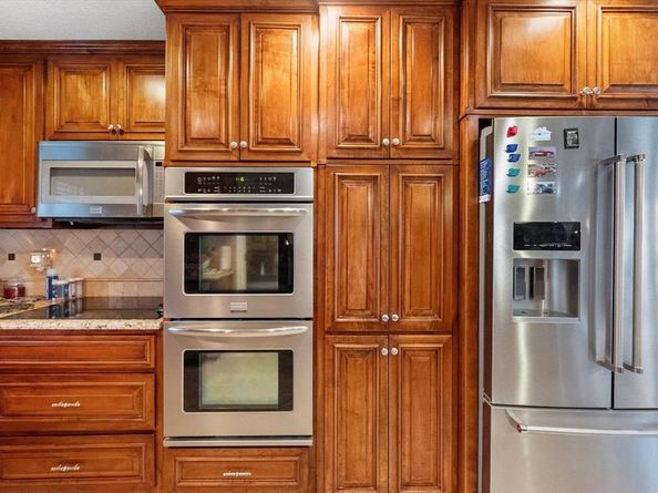 1005  Acorn Court , Arlington Texas 76012