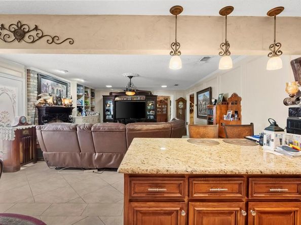 1005  Acorn Court , Arlington Texas 76012