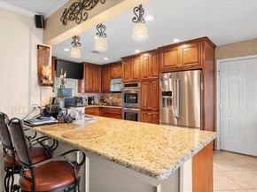 1005  Acorn Court , Arlington Texas 76012