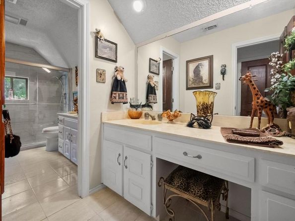 1005  Acorn Court , Arlington Texas 76012