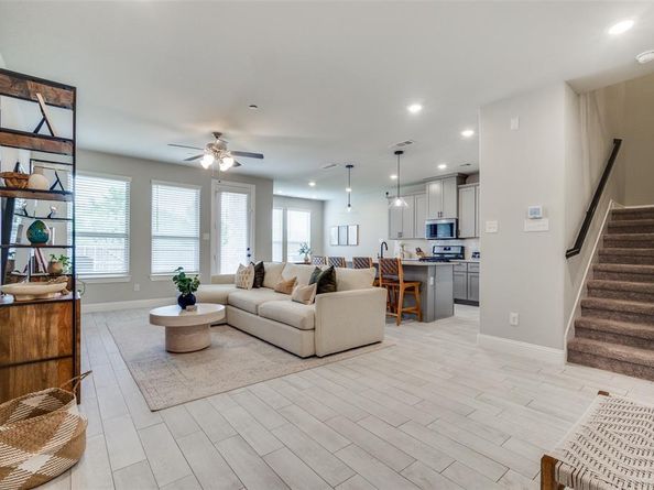 517  Hutchinson Lane , Lewisville Texas 75077