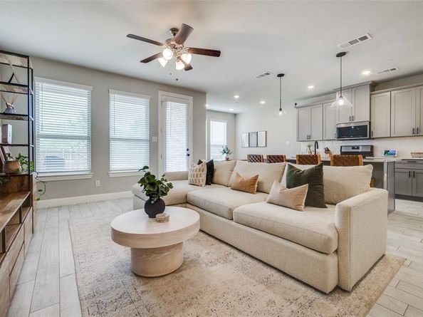 517  Hutchinson Lane , Lewisville Texas 75077