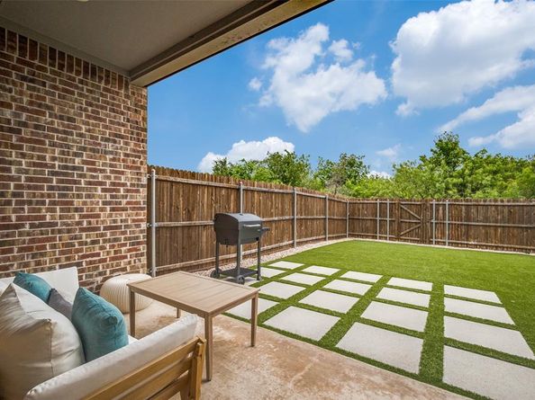 517  Hutchinson Lane , Lewisville Texas 75077