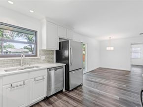 812  Warren Way , Richardson Texas 75080