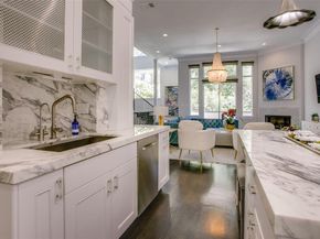 2211  Worthington Street , Dallas Texas 75204