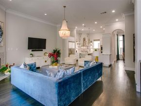 2211  Worthington Street , Dallas Texas 75204