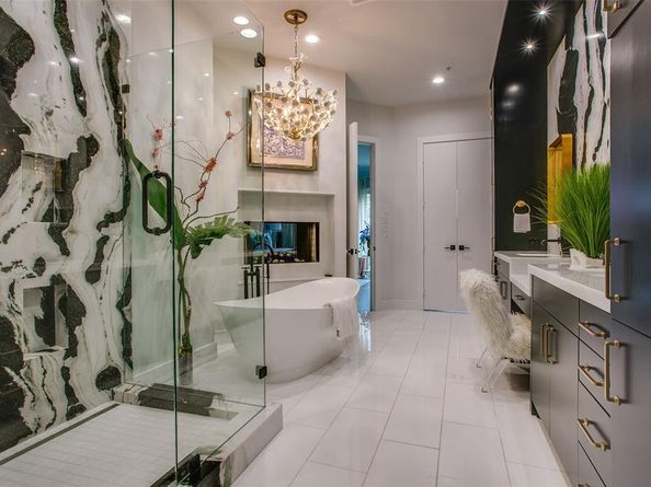 2211  Worthington Street , Dallas Texas 75204