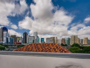 2211  Worthington Street , Dallas Texas 75204