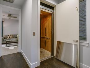 2211  Worthington Street , Dallas Texas 75204