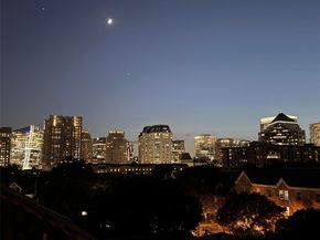 2211  Worthington Street , Dallas Texas 75204