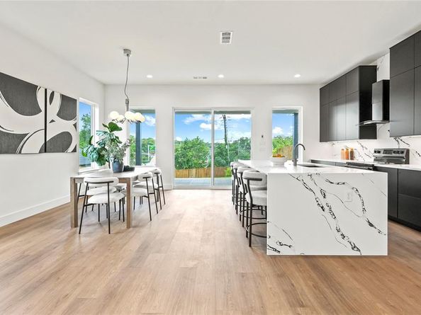 1526  Claude Street , Dallas Texas 75203