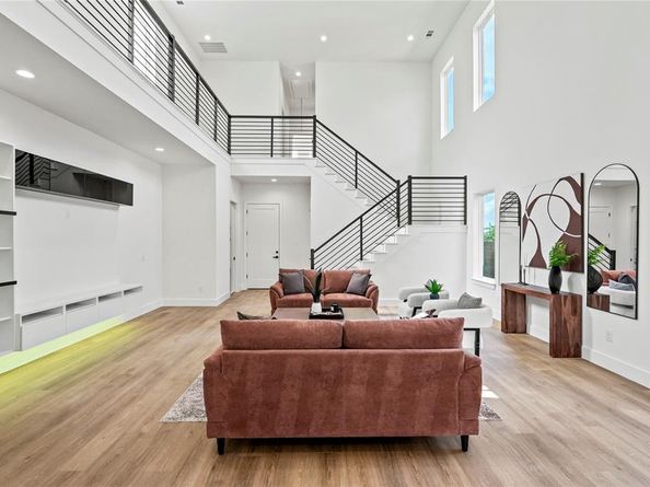 1526  Claude Street , Dallas Texas 75203