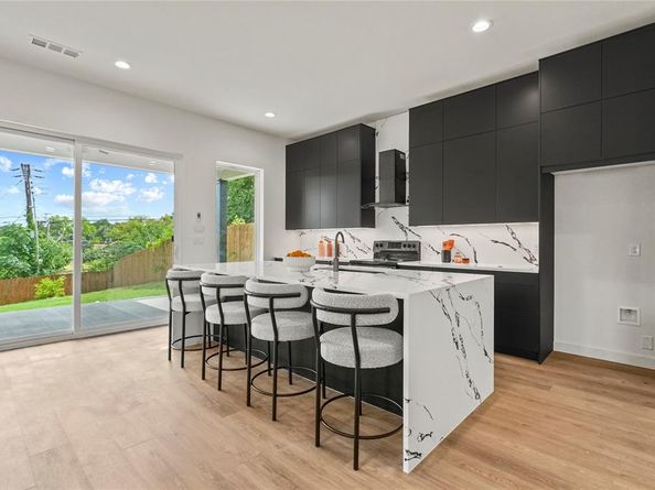 1526  Claude Street , Dallas Texas 75203