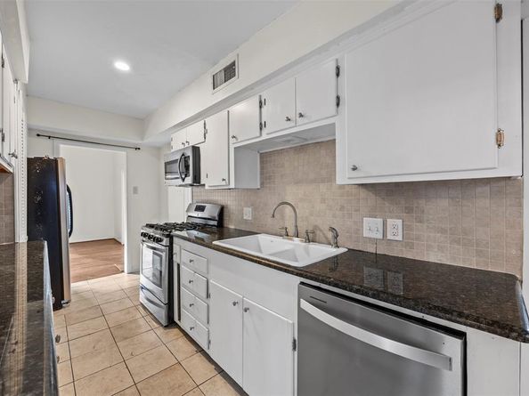 2626  Madera Street , Dallas Texas 75206