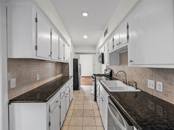 2626  Madera Street , Dallas Texas 75206