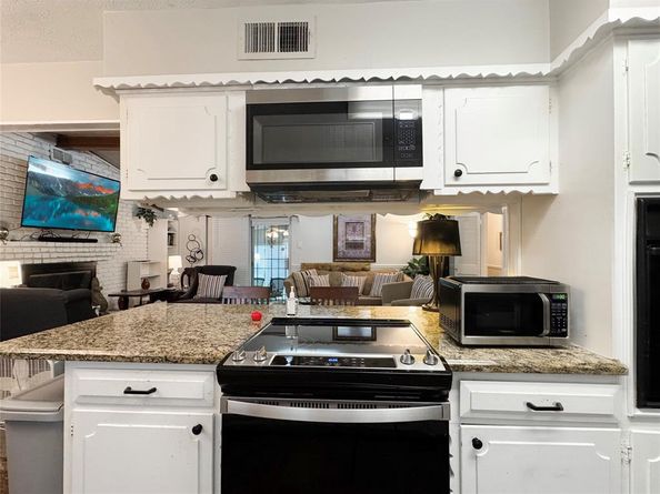 5121  Chalet Lane , Dallas Texas 75232