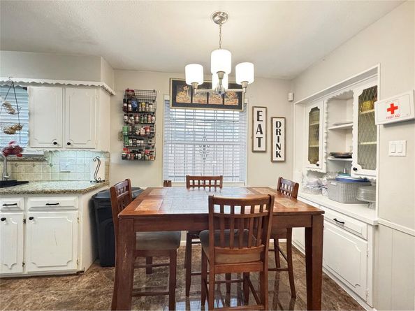 5121  Chalet Lane , Dallas Texas 75232