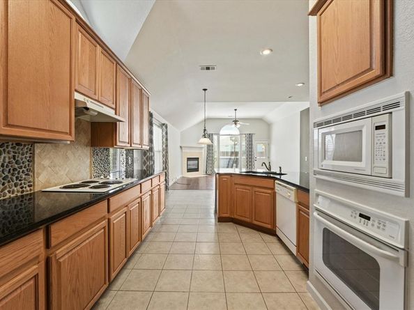 6909  Crenshaw Lane , Denton Texas 76210