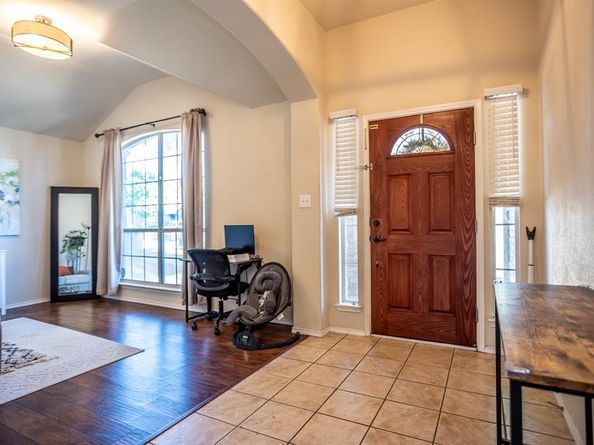 536  Cross Ridge Circle N, Fort Worth Texas 76120