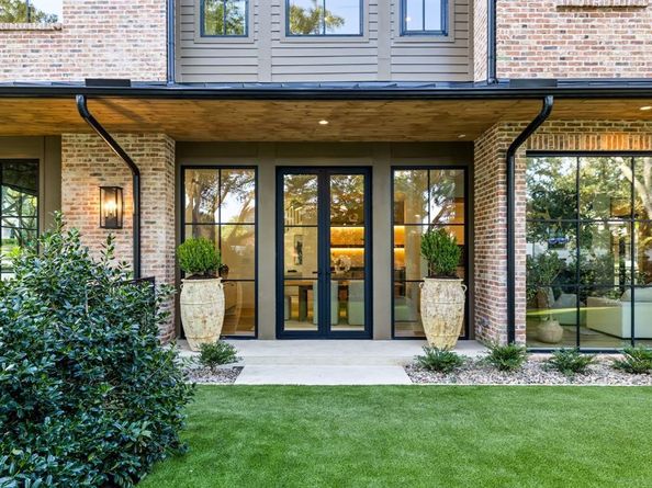 3944  Dalgreen Circle , Dallas Texas 75214