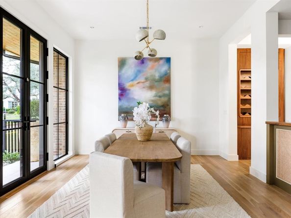 3944  Dalgreen Circle , Dallas Texas 75214