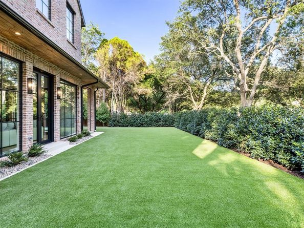 3944  Dalgreen Circle , Dallas Texas 75214