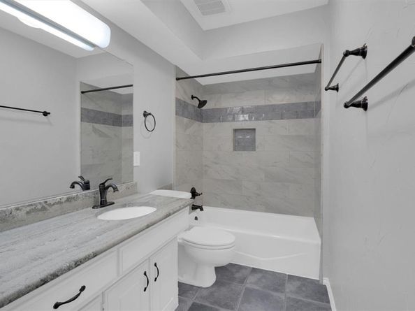 490  Sellmeyer Lane , Highland Village Texas 75077