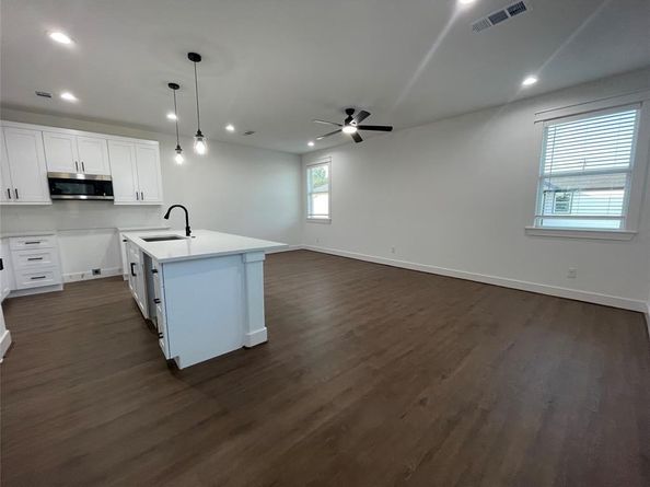 2725  1st Avenue , Dallas Texas 75210