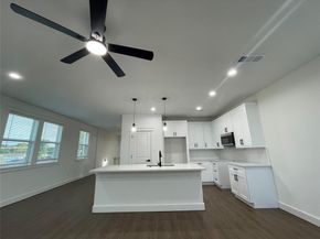 2725  1st Avenue , Dallas Texas 75210