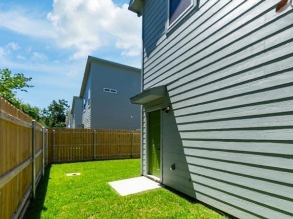 2725  1st Avenue , Dallas Texas 75210